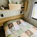 营地 Mh 542 Spacieux 40m2 Avec 2 1 Salle De Bain Dans 4 Etoiles 波讷地区圣朱利安